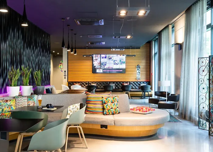 Hotel Moxy Frankfurt Airport 4*