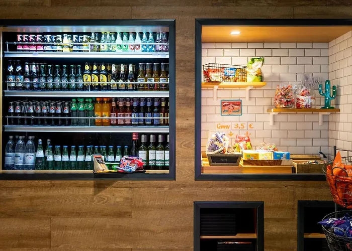 Отель Moxy Frankfurt Airport 4*