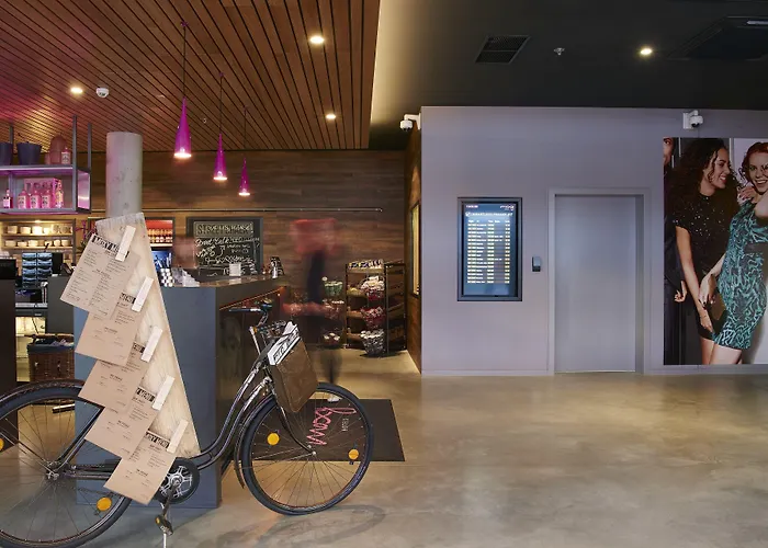 Moxy Frankfurt Airport Hotel