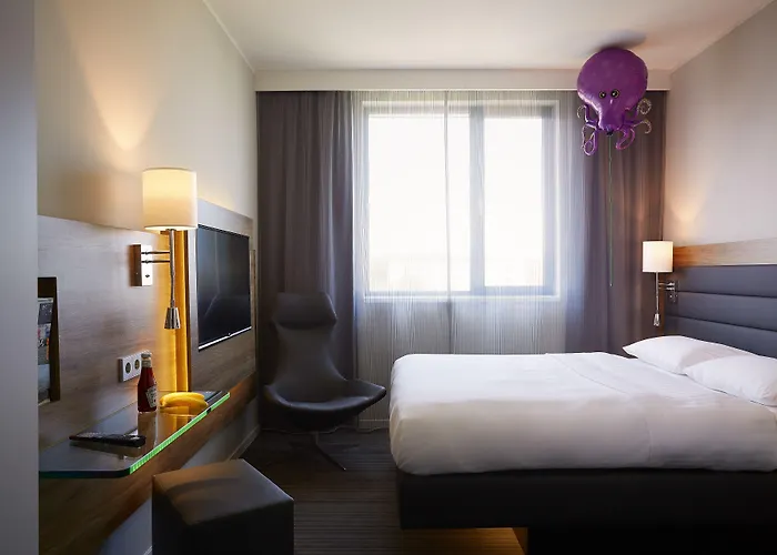 Moxy Frankfurt Airport Hotel 4*