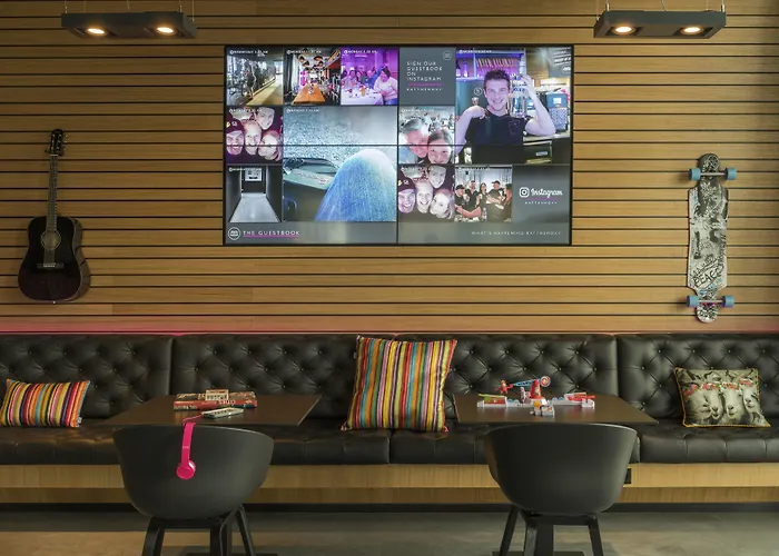 Moxy Frankfurt Airport Отель Франкфурт-на-Майне