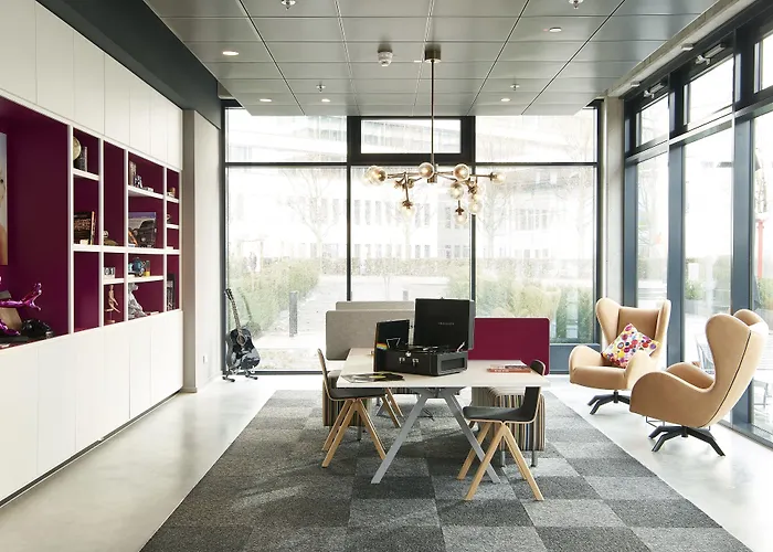 Moxy Frankfurt Airport Hotel