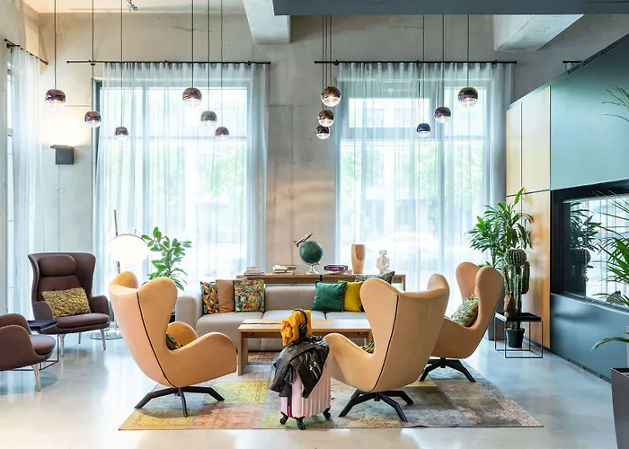 Moxy Frankfurt Airport Отель