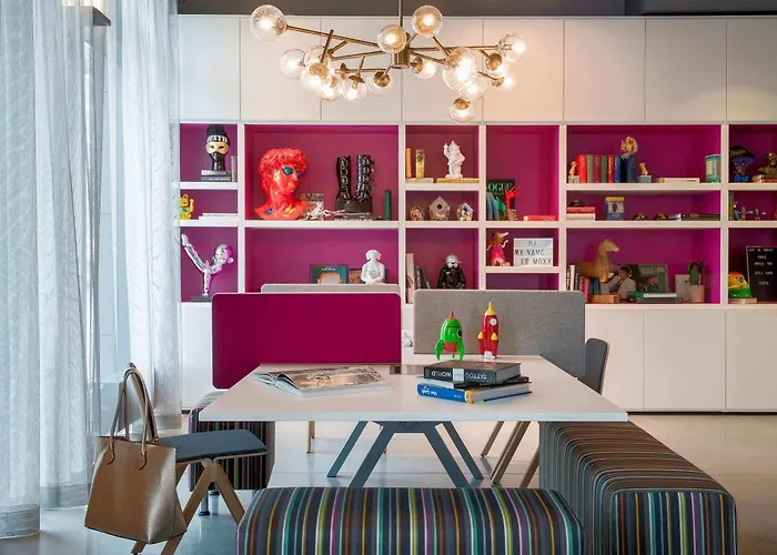 Hotel Moxy Frankfurt Airport 4*